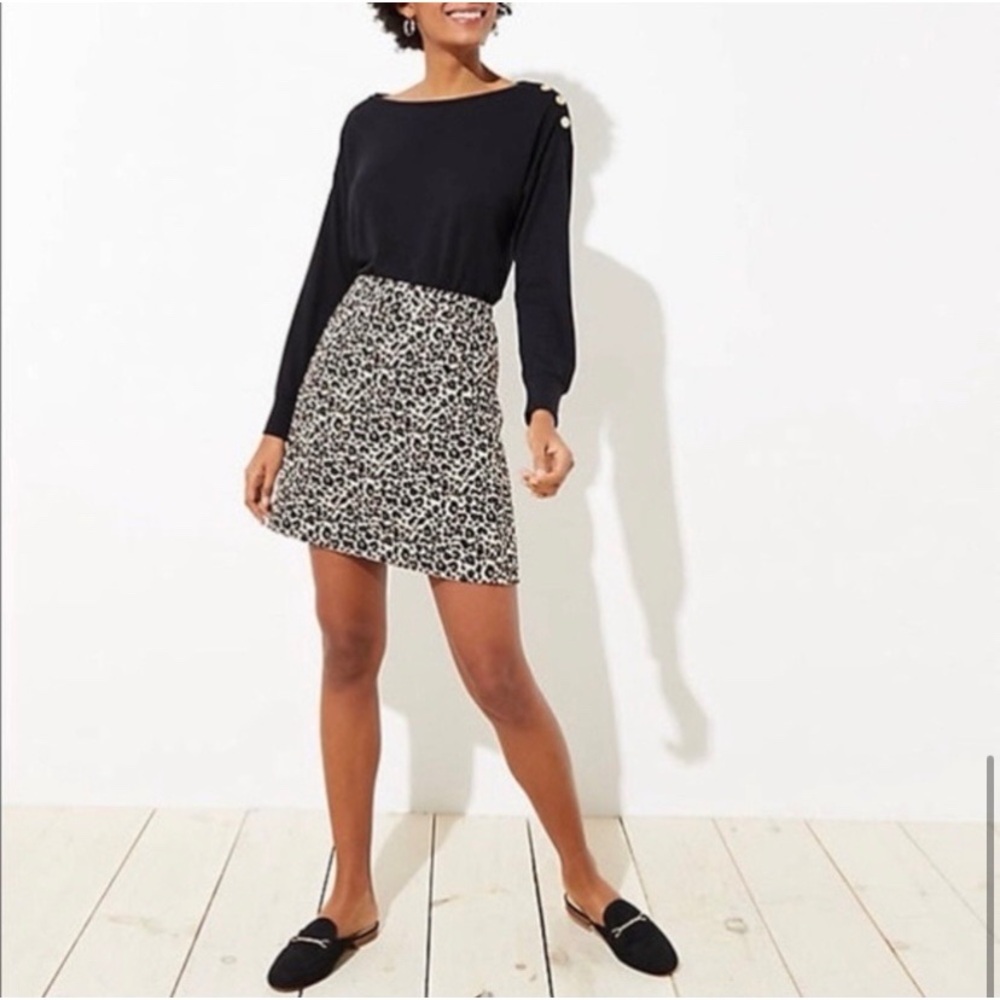 LOFT cheetah print jacquard mini skirt with pockets.